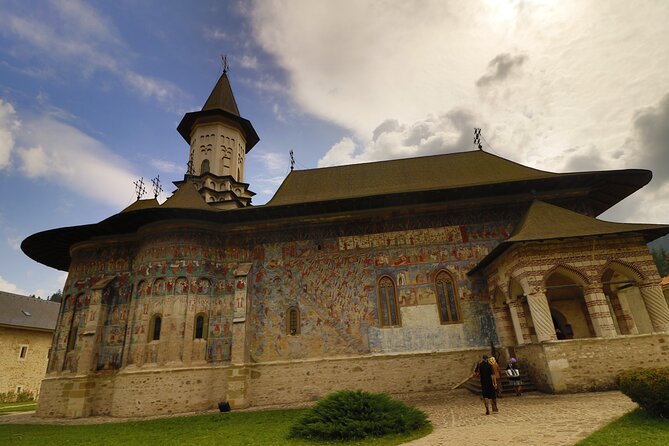Private 8 Day Romania UNESCO Tour - Day 5: Crossing to Bucovina and the painted monasteries