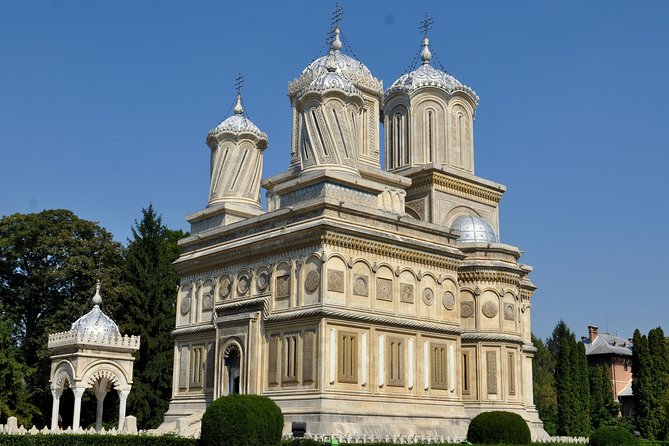 Private Day Trip True Castles of Vlad Dracula and Transfagarasan Road - Vidraru Dam and the summer mountain route
