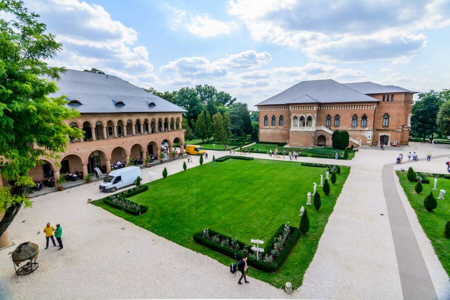 Private Half Day Trip to Snagov Monastery & Mogosoaia - The pickup concern you should take seriously