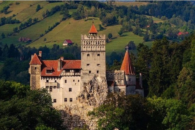 Private tour to Bran Dracula's Castle and Peleș Royal Castle - Why a private car matters on a Bucharest day trip