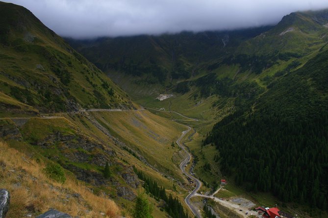 Private Transfagarasan&Balea Lake - Balea Lake and the walk toward the Fagaras Mountains