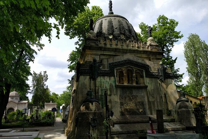 Quest Experience in Bellu Cemetery Bucharest - A Self-Guided Tour With No Physical Guide