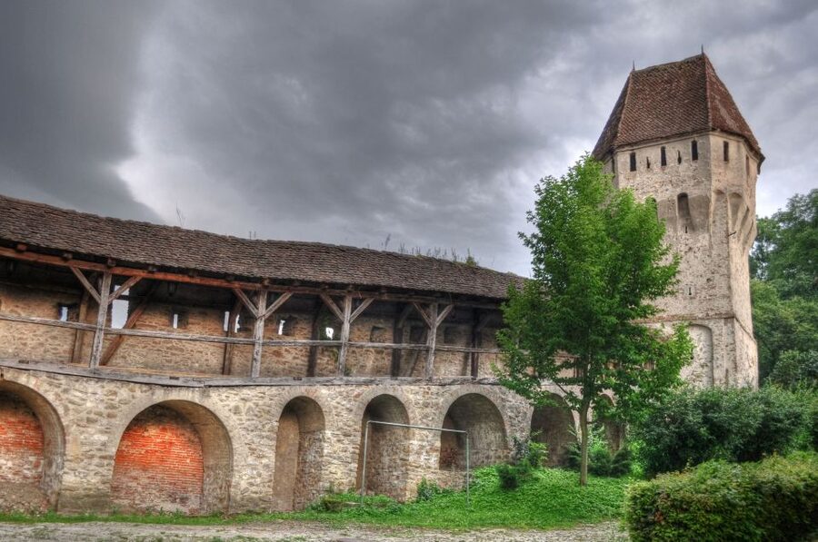 Sighisoara: Candlelight Tour of Dracula's Home Town - Walking the medieval lanes and old walls