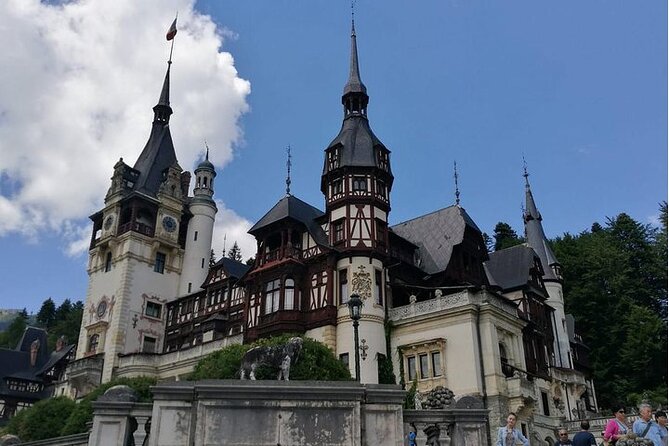 Sinaia and Brasov in one day - Brasov’s historic center deserves the longest stop