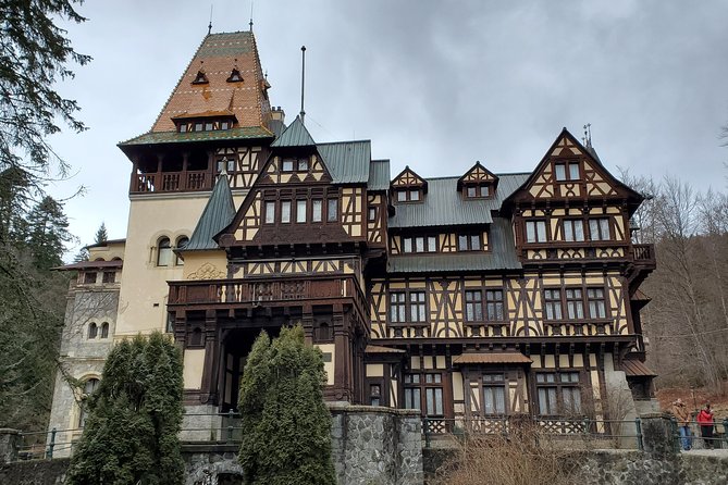 Sinaia - from the Bandits' Nest to the Cradle of the Romanian Dynasty - Timing, walking, and what the price includes