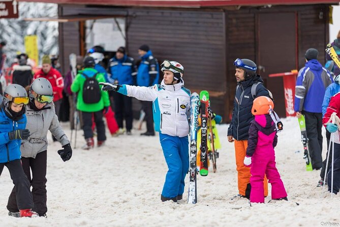 Ski & snowboard lessons on Poiana Brasov- Full Private day tour from Brasov - How the private format affects the day