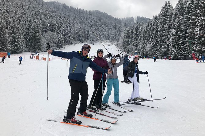 Ski / Snowboard Lessons on the Slopes of Poiana Brasov - A ski lesson with Brașov at your feet