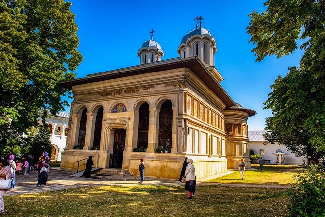 Small Group Tour to Mogosoaia Palace and Snagov Monastery - Price, tickets, and daily practicalities