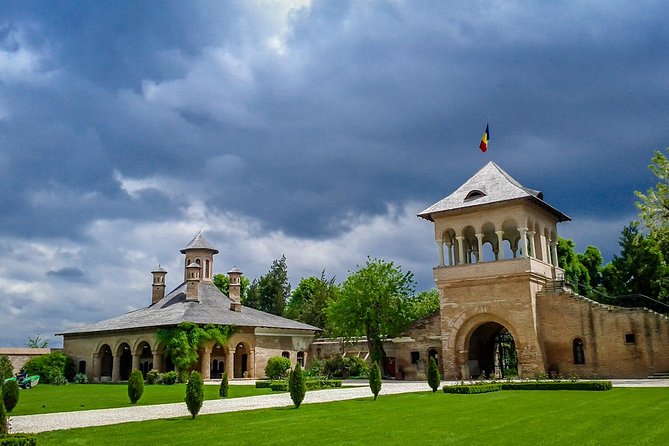 Small Group Tour to Mogosoaia Palace and Snagov Monastery - Snagov Monastery and the Dracula legend