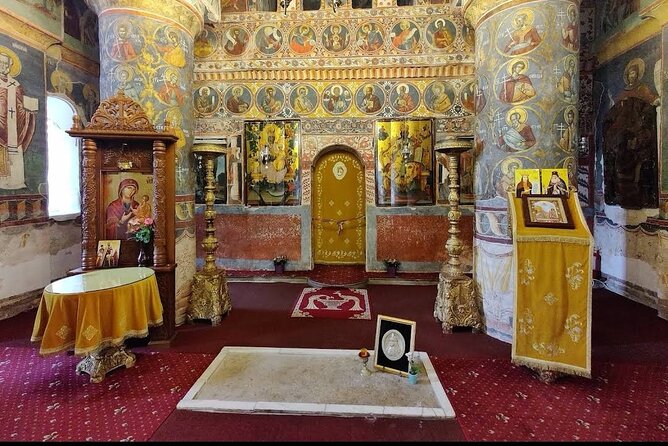 The Real Dracula's Castle in Targoviste, Winery and Dracula' Tomb - Chindia Park and a slower half hour
