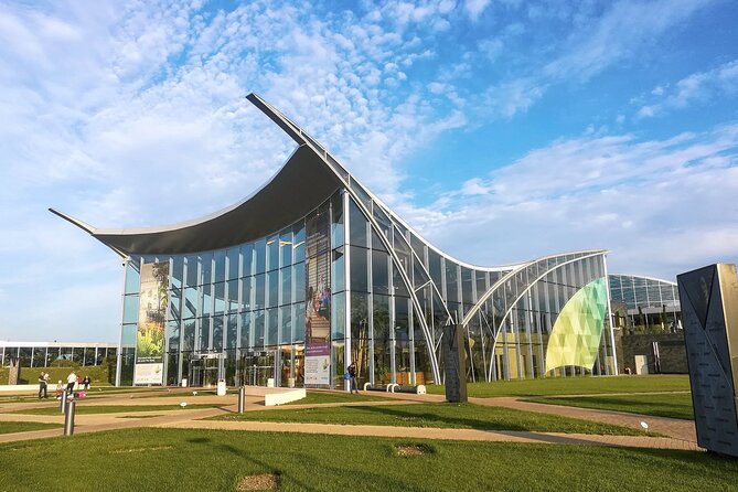 Therme-entrance ticket and transfer pick-up/drop-off Bucharest - Palm area: warm water, steam rooms, and a calmer pace