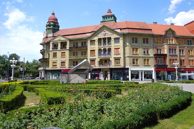 Timisoara Downtown Dream Tour - Piata Unirii: the architectural centerpiece