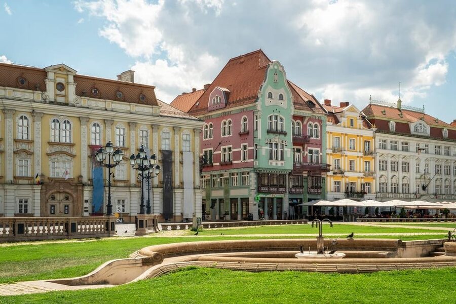 Timișoara Highlights - Walking Tour - Union Square and the synagogue