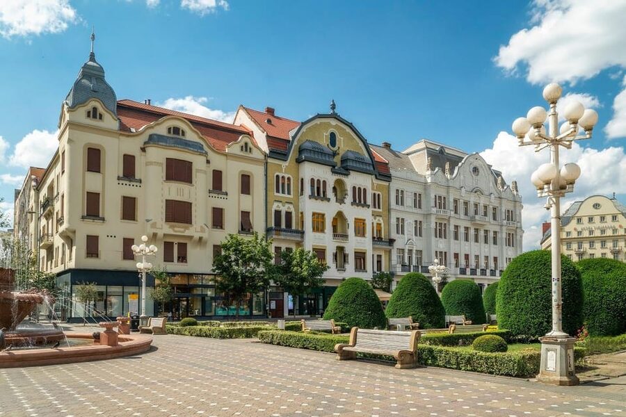 Timișoara Highlights - Walking Tour - Armand’s guiding style and language options