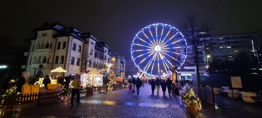 Tour guide in Iasi, Romania - Starting with Cuza in Union Square