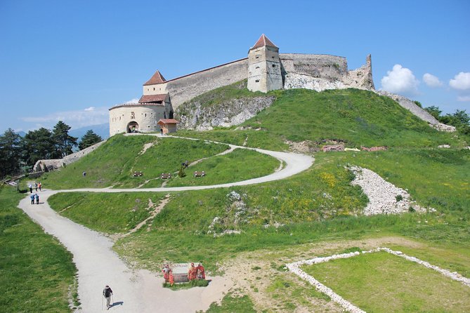 Tour of the 3 Castles: Bran, Rasnov and Peles in Spanish (native Spanish guide). - Rasnov Citadel and the mountain view