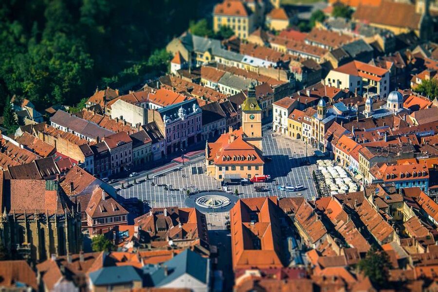Transylvania's Trail: Sibiu, Bran Castle, Brasov, Sighisoara - Brasov after dark: the Black Church and Council Square