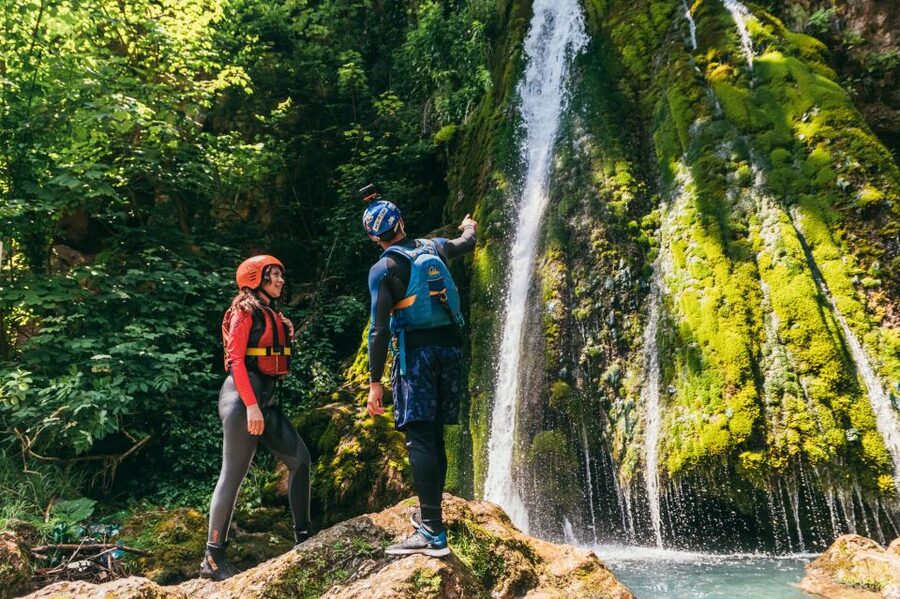 Vadu Crisului: Rafting or Kayaking trip on Crisul Repede - The return to base and the useful 15-minute break