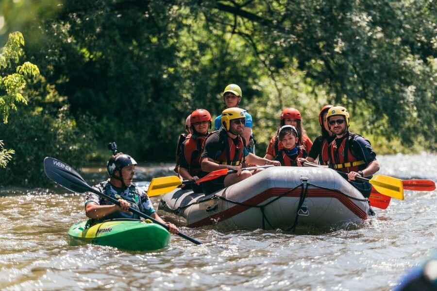 Vadu Crisului: Rafting or Kayaking trip on Crisul Repede - Meeting the team at the Vadu Crisului base