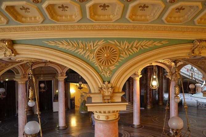 Walking tour of Bucharest - What the guide adds to the walk