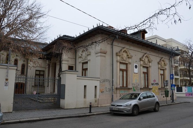 Walking tour of Bucharest - Two contrasting parks: Ion Voicu and Ioanid