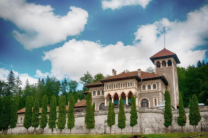 Wednesday Adams Family - Visit 6 filming locations, Private tour - Key points to know before booking